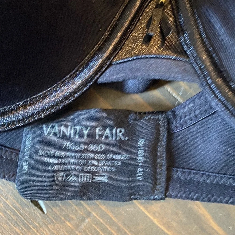 Vanity fair NWOT 36D - Picture 5 of 7